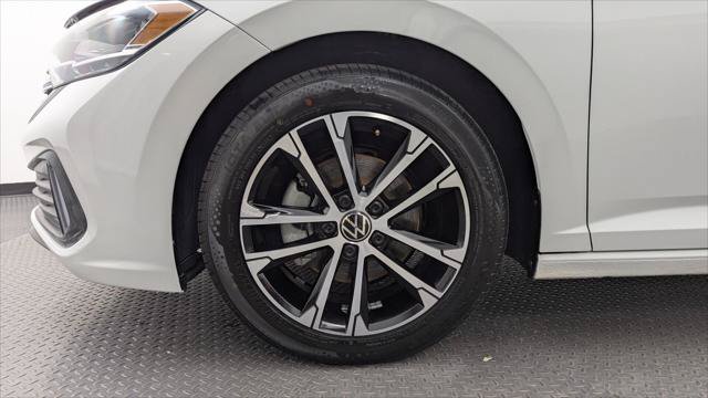 Used 2024 Volkswagen Jetta Sport FWD image 28