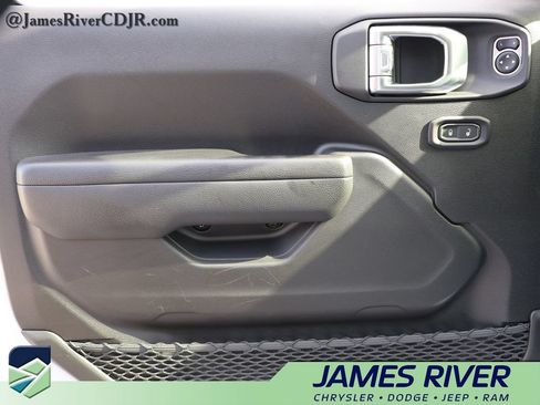 Used 2023 Jeep Wrangler Unlimited w/ Cold Weather Group AWD/4WD image 20