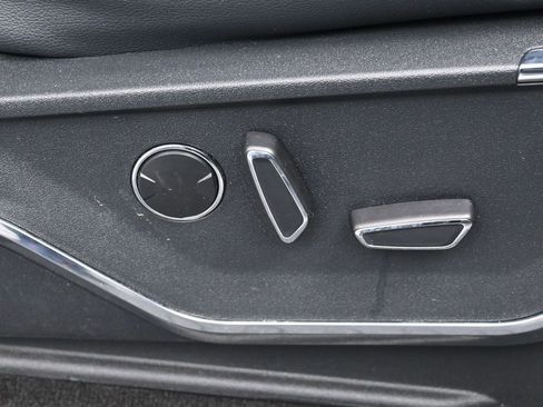 Used 2022 Ford F150 Lariat w/ Equipment Group 502A High image 42