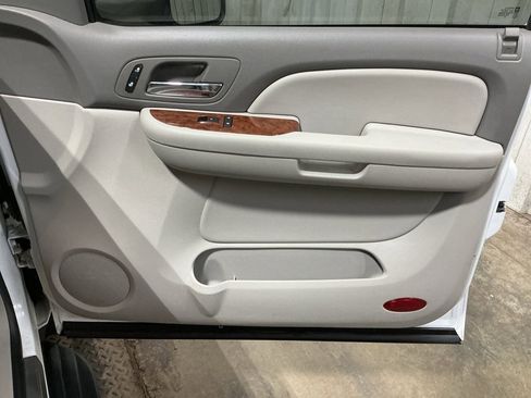 Used 2007 Chevrolet Avalanche LTZ w/ LTZ Preferred Equipment Group image 26