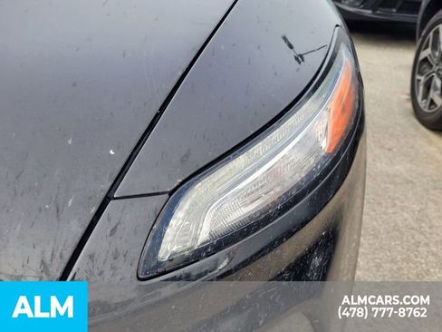 Used 2017 Jeep Cherokee Latitude w/ Safety/Convenience Group image 24