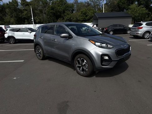 Used 2022 Kia Sportage LX AWD/4WD image 11
