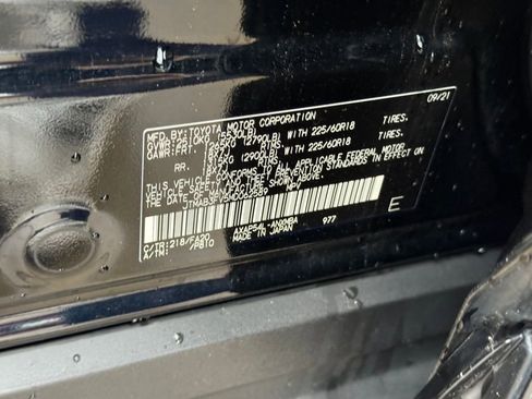 Used 2021 Toyota RAV4 SE w/ Weather & Moonroof Package image 10