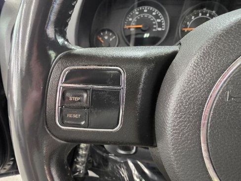 Used 2016 Jeep Patriot High Altitude FWD image 11