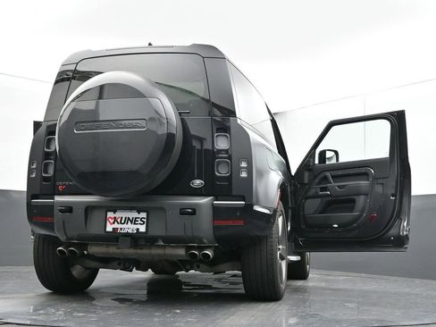 Used 2023 Land Rover Defender 90 V8 image 76