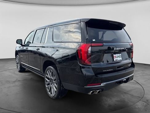 Used 2025 GMC Yukon XL Denali Ultimate w/ LPO, Floor Liner Package AWD/4WD image 9