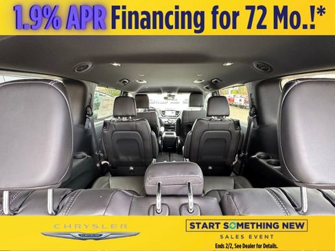 New 2026 Chrysler Pacifica Select image 24