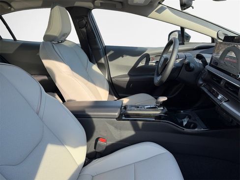 Used 2024 Toyota Prius Limited w/ Limited Premium Package image 29