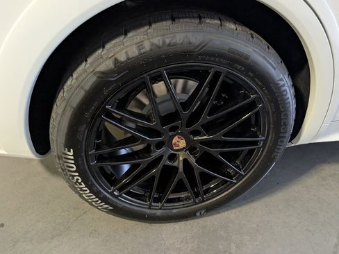 New 2026 Porsche Cayenne S image 17