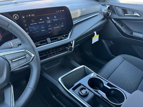 New 2026 Chevrolet Equinox LT w/ Safety and Technology Package AWD/4WD image 17