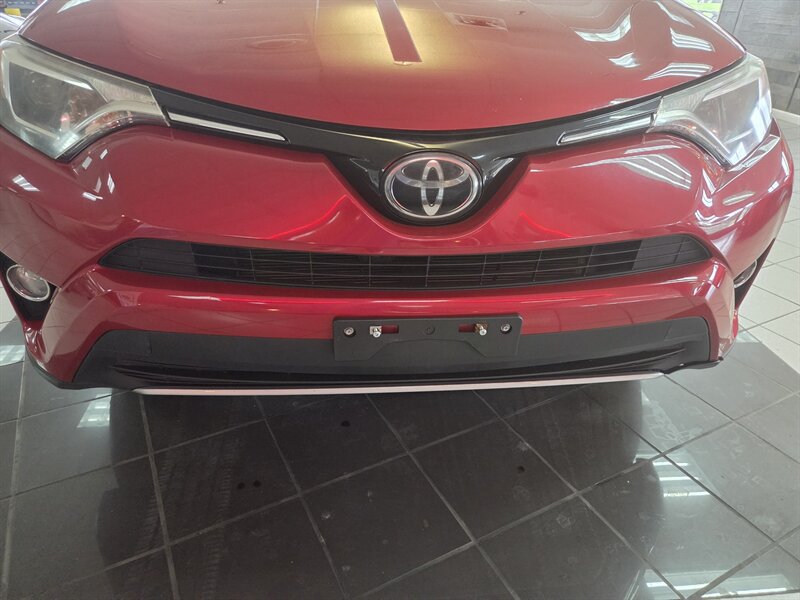 Used 2017 Toyota RAV4 XLE w/ All Weather Liner Package AWD/4WD image 27