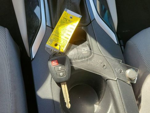 Used 2022 Toyota Corolla Cross L image 28