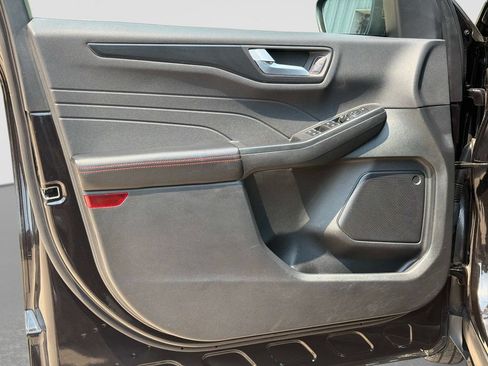 Used 2025 Ford Escape ST-Line w/ Tech Pack #1 FWD image 18