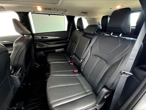 Certified 2025 INFINITI QX60 Luxe image 34