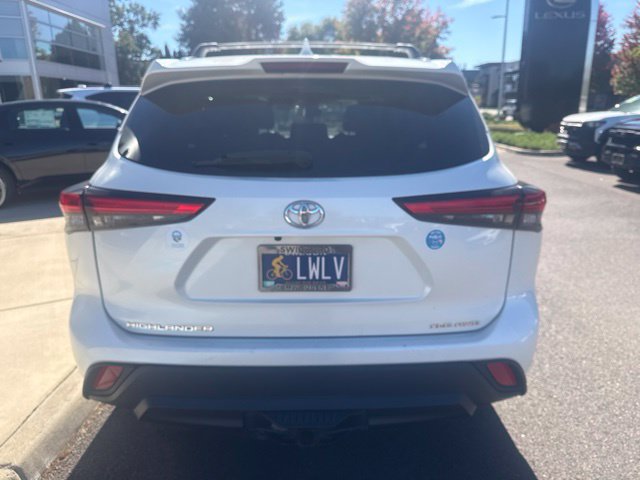 Used 2020 Toyota Highlander XLE AWD/4WD image 6