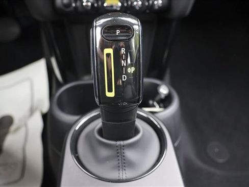 Used 2024 MINI Cooper SE w/ Signature Upholstery Package FWD image 20