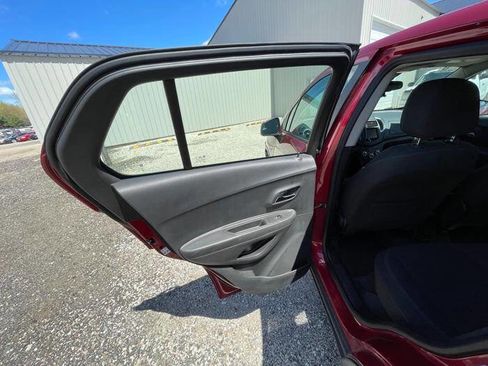 Used 2015 Chevrolet Trax LS AWD/4WD image 24