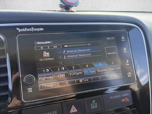 Used 2017 Mitsubishi Outlander SEL image 18