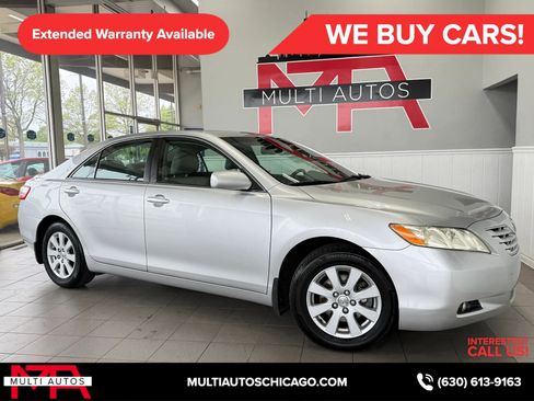 Used 2009 Toyota Camry XLE FWD image 2