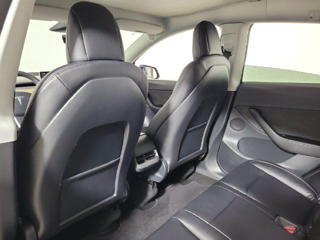 Used 2022 Tesla Model Y Long Range AWD/4WD image 11
