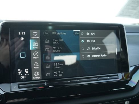 Used 2025 Volkswagen Atlas Cross Sport SE image 37