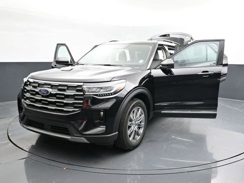 Used 2025 Ford Explorer Active w/ Active Comfort Package image 49
