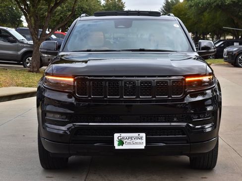 Used 2024 Jeep Grand Wagoneer Series III w/ Rear Seat Video Group 1 AWD/4WD image 3