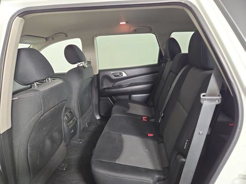 Used 2019 Nissan Pathfinder SV AWD/4WD image 15