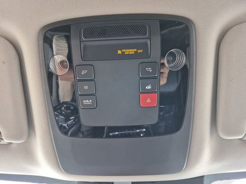 Certified 2023 Kia Carnival SX image 27