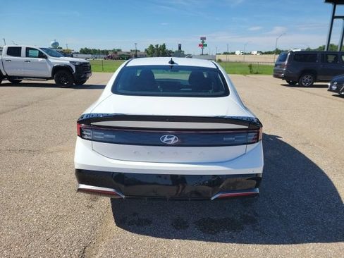 Used 2025 Hyundai Sonata SEL FWD image 23