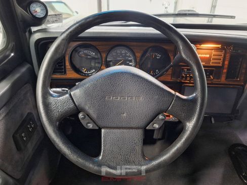 Used 1993 Dodge D/W Truck 250 AWD/4WD image 12