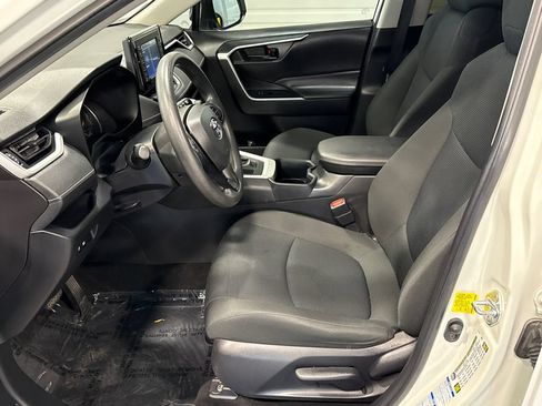 Used 2022 Toyota RAV4 LE AWD/4WD image 7