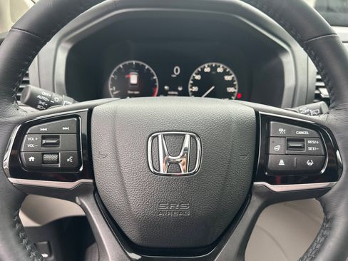Used 2025 Honda Odyssey Elite image 32