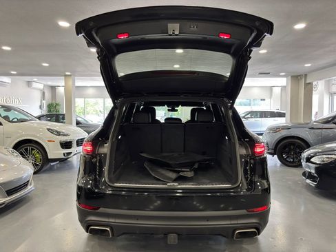 Used 2019 Porsche Cayenne AWD/4WD image 47