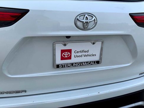 Used 2022 Toyota Highlander XSE FWD image 10