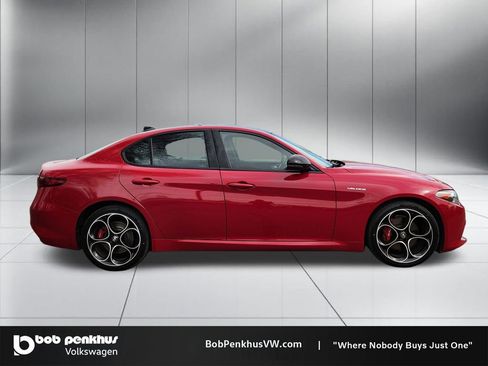 Used 2023 Alfa Romeo Giulia Veloce image 23