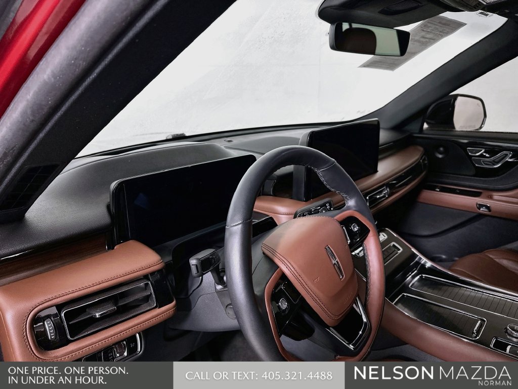 Used 2025 Lincoln Aviator Reserve w/ Illumination Package RWD image 10