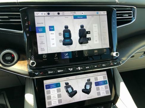 Used 2023 Jeep Grand Wagoneer Series II image 4