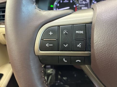 Used 2017 Lexus ES 350 w/ Luxury Package image 20