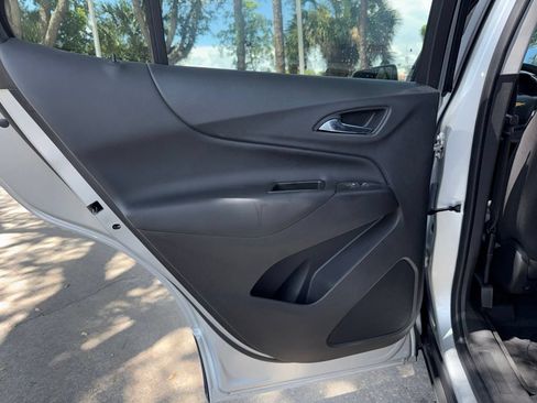 Used 2022 Chevrolet Equinox LT AWD/4WD image 26