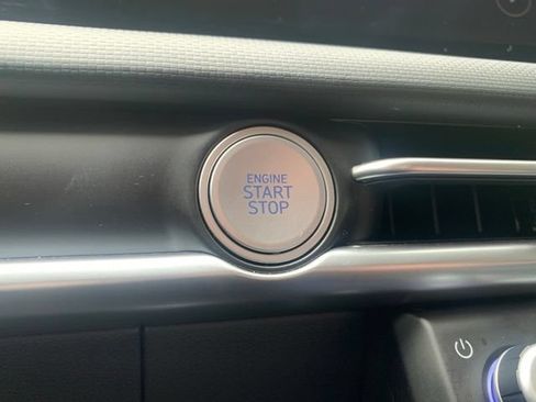 Certified 2025 Hyundai Tucson SE AWD/4WD image 18