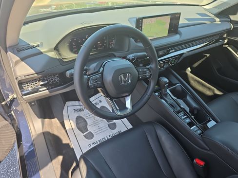 Used 2023 Honda Accord Touring image 15
