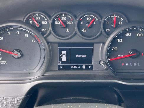 Used 2022 Chevrolet Silverado 1500 Custom RWD image 14