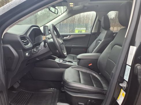 Used 2022 Ford Escape Titanium w/ Class II Trailer Tow Package AWD/4WD image 7