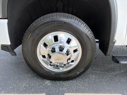 Used 2026 Chevrolet Silverado 3500 High Country w/ Technology Package AWD/4WD image 11