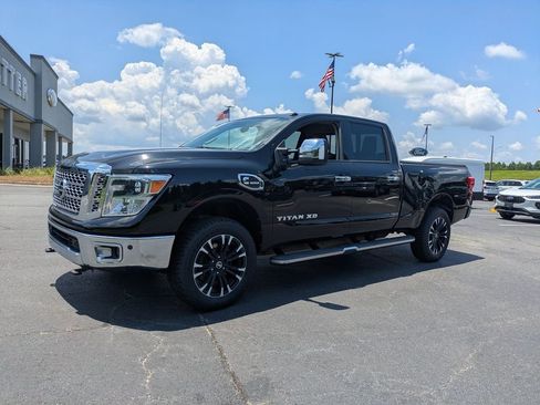 Used 2016 Nissan Titan SV AWD/4WD image 8