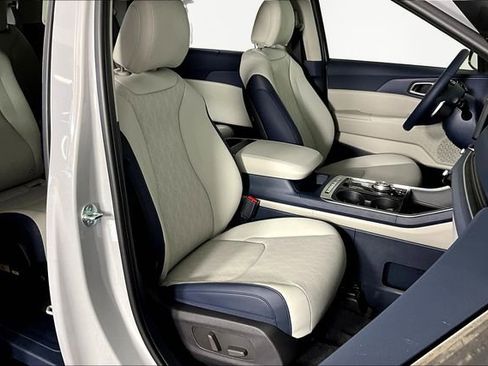 New 2026 Kia Carnival EX image 12