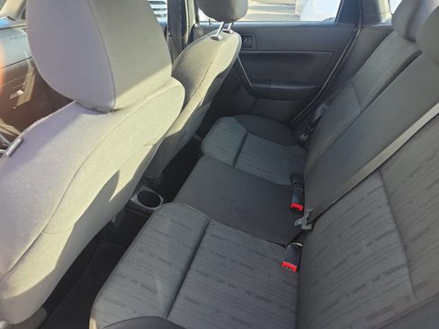 Used 2010 Ford Focus SES image 5