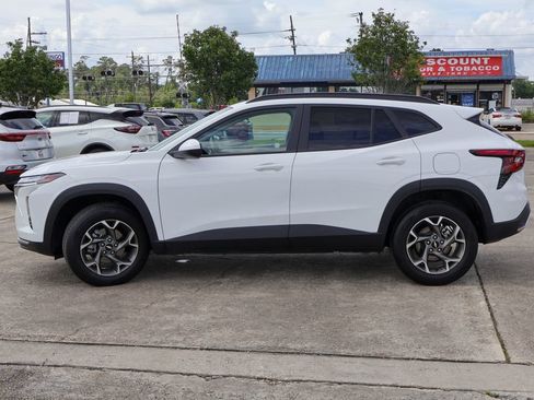 Used 2025 Chevrolet Trax LT w/ LT Convenience Package FWD image 25