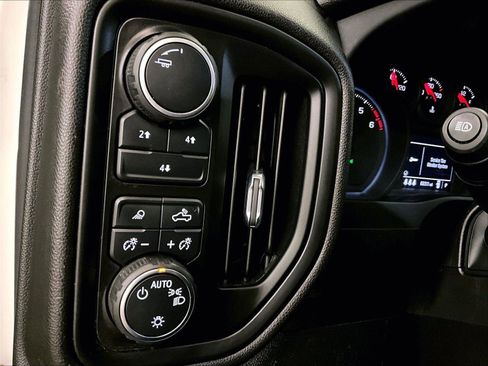 Used 2024 Chevrolet Silverado 2500 Custom w/ Custom Value Package image 30